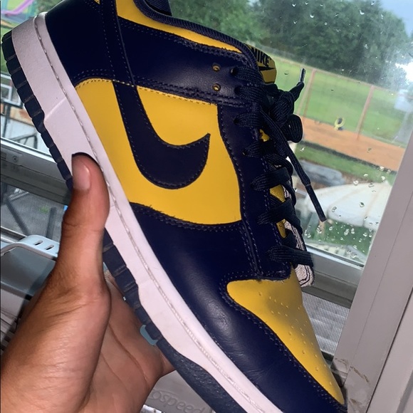 Jordan 3 Retro - Price is negotiable Michigan Dunks price is negotiable no box - Picture 4 of 4